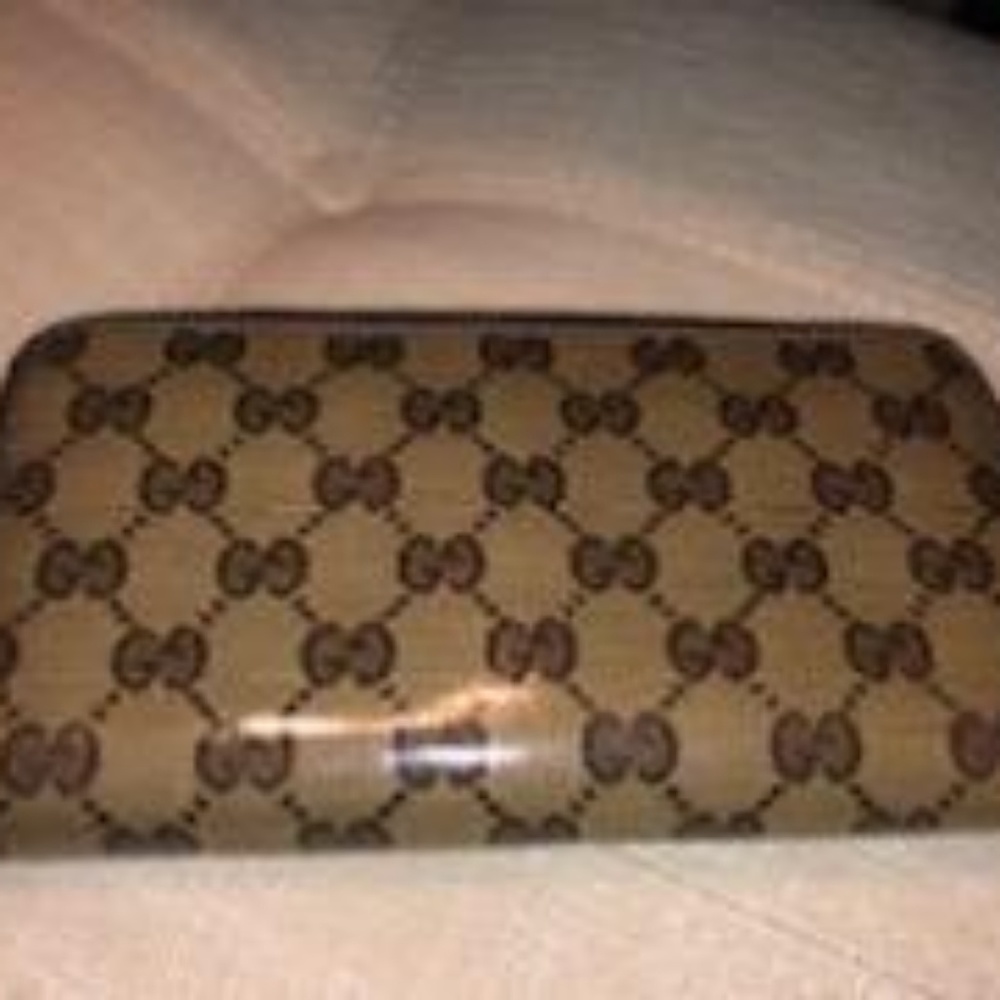 Gucci ziparound crystal wallet